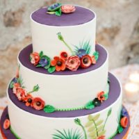 оформление свадебного торта фруктами и цветами
